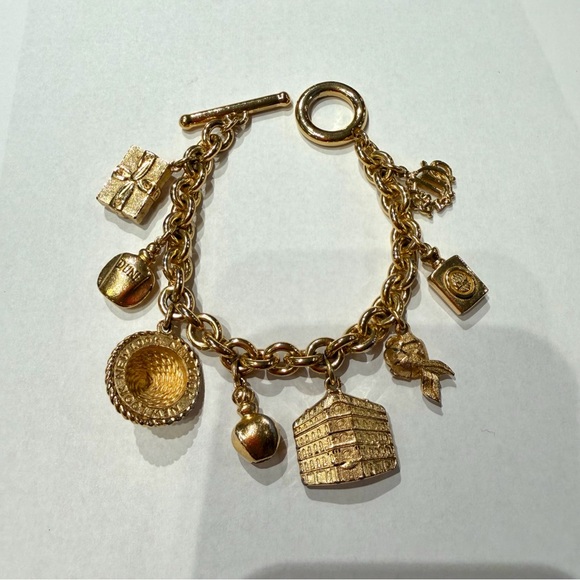 Christian Dior Vintage Gold Tone Charm Bracelet Rare Perfume & Boutique Motifs - Picture 9 of 9